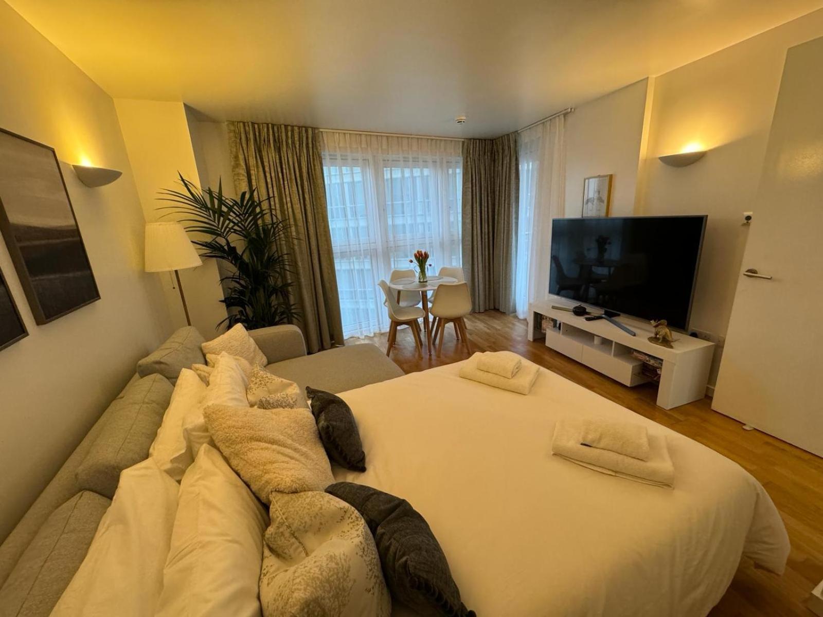 Luxury Apartment In Canary Wharf Londres Extérieur photo