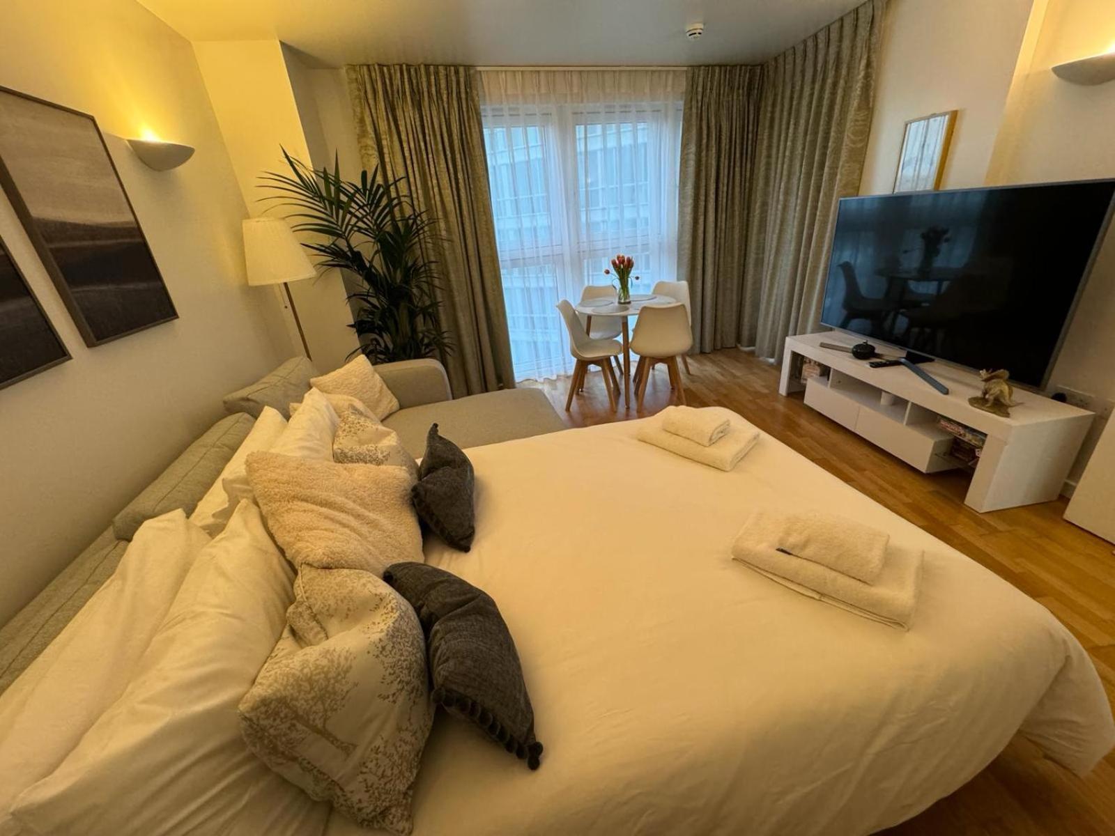 Luxury Apartment In Canary Wharf Londres Extérieur photo