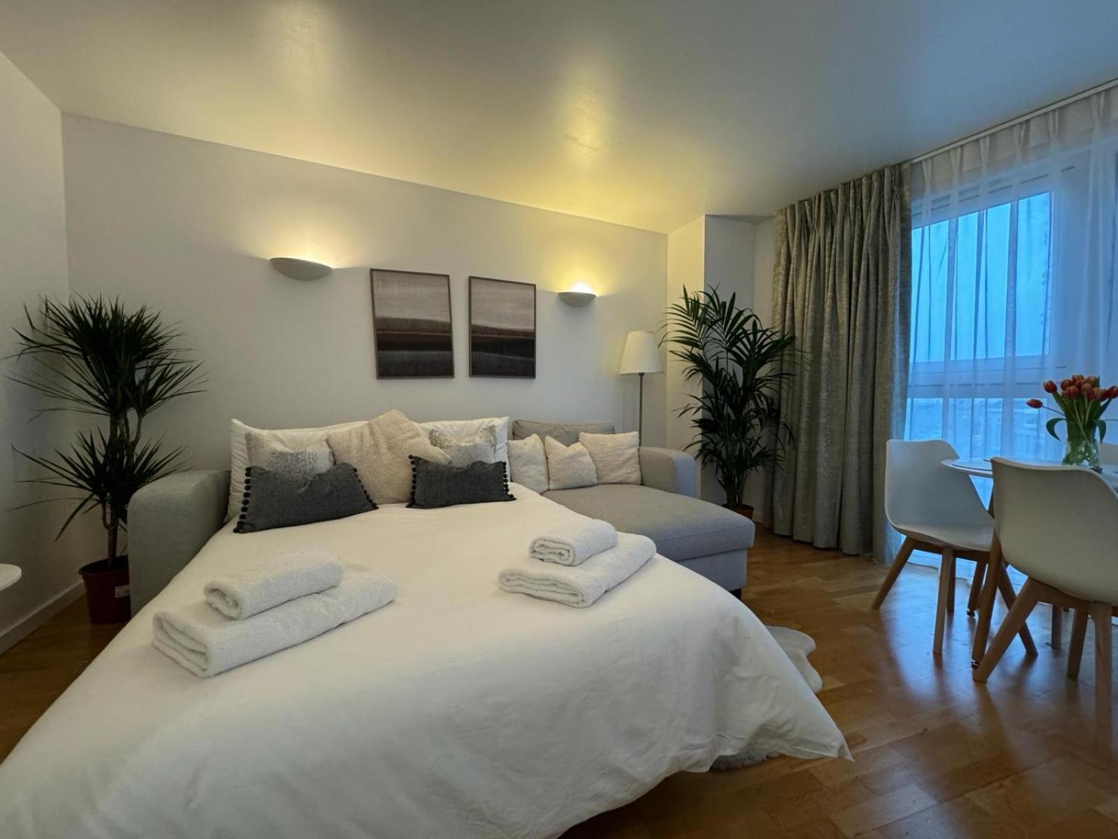 Luxury Apartment In Canary Wharf Londres Extérieur photo